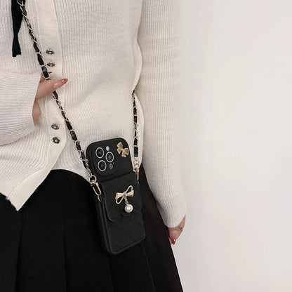 Funda Crossbody Cartera con Lazo 3D y Tarjetero para iPhone 17 / 16 Pro Max / 15 / 14 Plus / 13 / 12 / 11 / XS / XR / 7 / 8 / SE